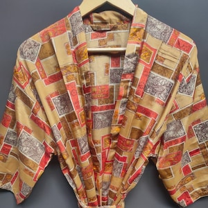 Unisex Seidenmischung Beige Geometrische Labyrinth Gemusterte Recycled Sari Seide Kimono, Loungewear, Strand Wrap, Geschenk für ihn / sie