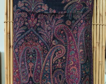 Luxury Boiled Pure Merino Wool Reversible Sofa or Bed Throws for Ultimate Comfort and Style | Classic Bold Paisley Deep Black & Pink