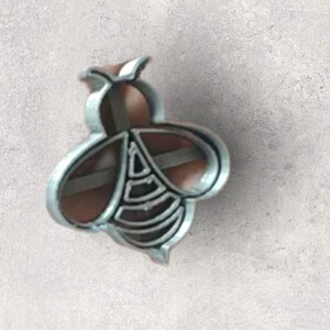 Bee Clay Cutter | Polymer clay shape cutter | embossing cutter |earring shape mold | handmade earrings |