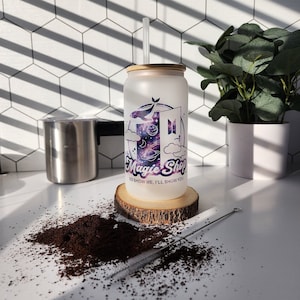 Boîte en verre dépoli BTS Inspiré de la boutique magique | Tasse à café de 16 oz avec paille | Gobelet en verre | Cadeau Kpop | Coupe de l&#39;Armée | Coupe BTS | Marchandises militaires
