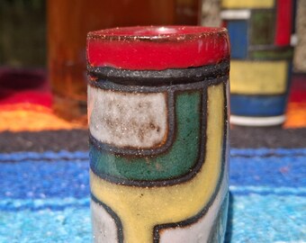 Ręcznie robiony ceramiczny kieliszek do shotów