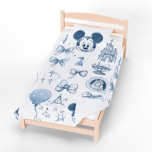 Disney Velveteen Plush Blanket - Cozy Character Throw, Kids Bedding, Soft Fleece Blanket, Warm Movie Couch Cover, Mickey Mouse, Minnie, Toy