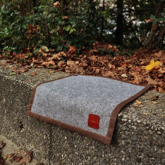 Outdoor Seat Pad / Bushcraft Equipment / Hunting Seat Cushion / Hiking Seat  Cushion / Waxed Cotton Oilskin and Wool Walk 