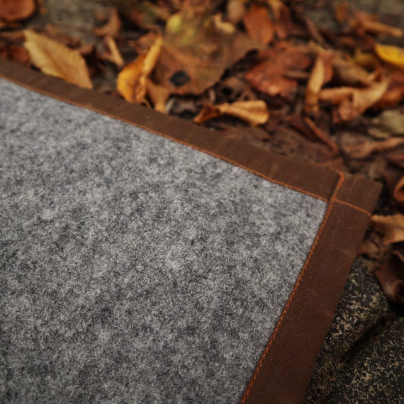 Outdoor Seat Pad / Bushcraft Equipment / Hunting Seat Cushion / Hiking Seat  Cushion / Waxed Cotton Oilskin and Wool Walk 