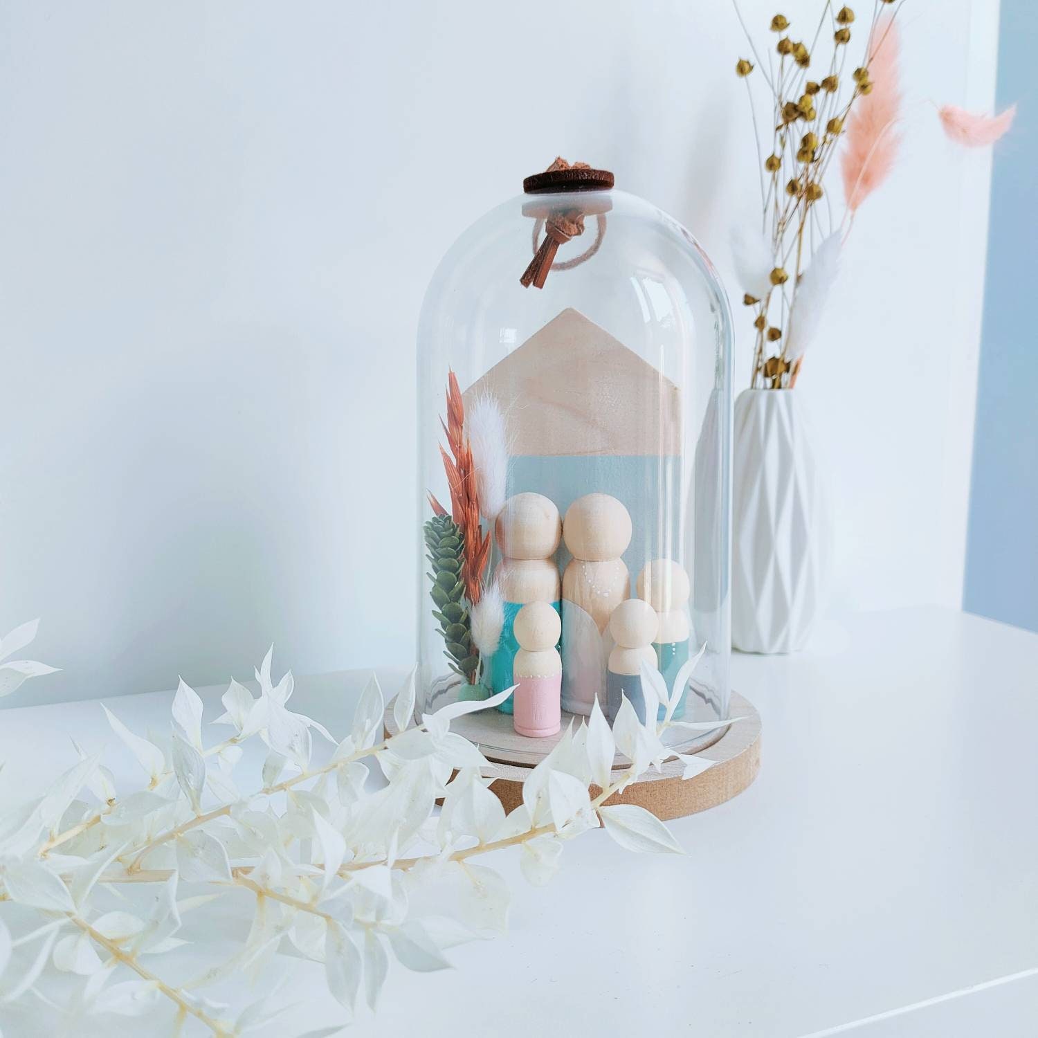 Peg Doll. Sous Cloche, Poupée , Cadeau Personnalisé, en Bois de Cheville
