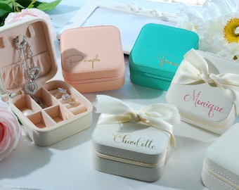 Personalized Travel Jewelry Case,Monogrammed Bridesmaid Jewelry Box,Maid of honor Jewelry Box,Personalized Gifts for Her,Travel Jewelry Case