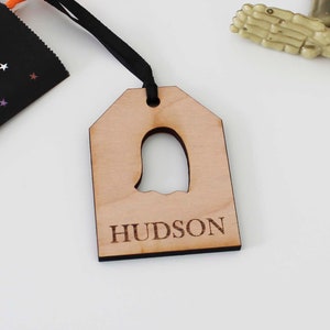 Halloween Basket Name Tags, Personalized Halloween Basket Name Tags, Custom Halloween Tag, Custom Halloween Name Sign, Halloween Ghost