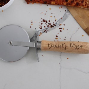 Personalized Pizza Slicer, Engraved Pizza Cutter, Custom Pizza Slicer, Wood Handle Pizza Slicer, Pizza Slicer, Father’s Day Gifts --PZS-2