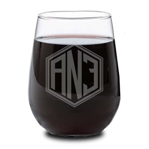 Monogrammed Wine Glass, Personalized Wine Glass, Custom Wine Glass, Engraved Wine Glass, Valentine&#39;s Day Gifts, Etched Wine Glass