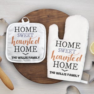 Halloween Oven Mitt and Pot Holder Set | Halloween Personalized Oven mitt | Pot Holder Personalized Halloween Decor  --OVM-W-HAUNTEDHOME