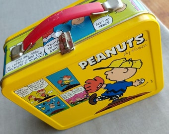 Peanuts Hallmark School Days Lunch Box Vintage Mini Collectible Tin # 5E/7515