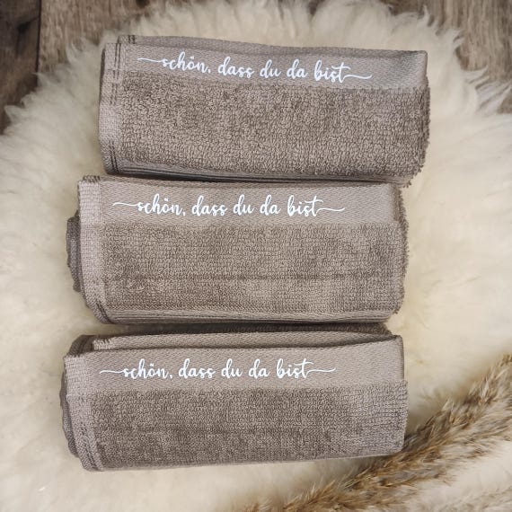 Gästehandtuch mit Spruch – Schön, dass du da bist | Badezimmer Deko und Geschenkidee für Gäste-WC – kleine Handtücher als Deko im Gästebad
