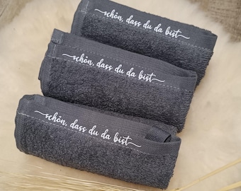 Guest towel with saying – Glad you're here | Stylish bathroom decor & gift idea for guest toilets