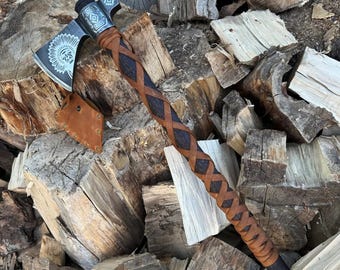 Handgemaakte gesmede tomahawk-bijl – essenhouten handvat, beschermhoes