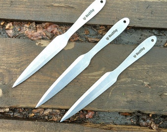 Il miglior set di tre coltelli da lancio bilanciati "Lider" 27 cm/9,8 pollici e pesa 225 g. Kunai