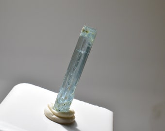 12ct Vietnam Terminated Aquamarin Exemplar. Aquamarin Roh, Heilkristall