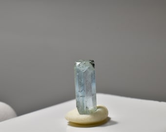 Natural Aquamarine  Specimen Gemstone  / Aquamarine Rough - March birthstone weight 3.85ct