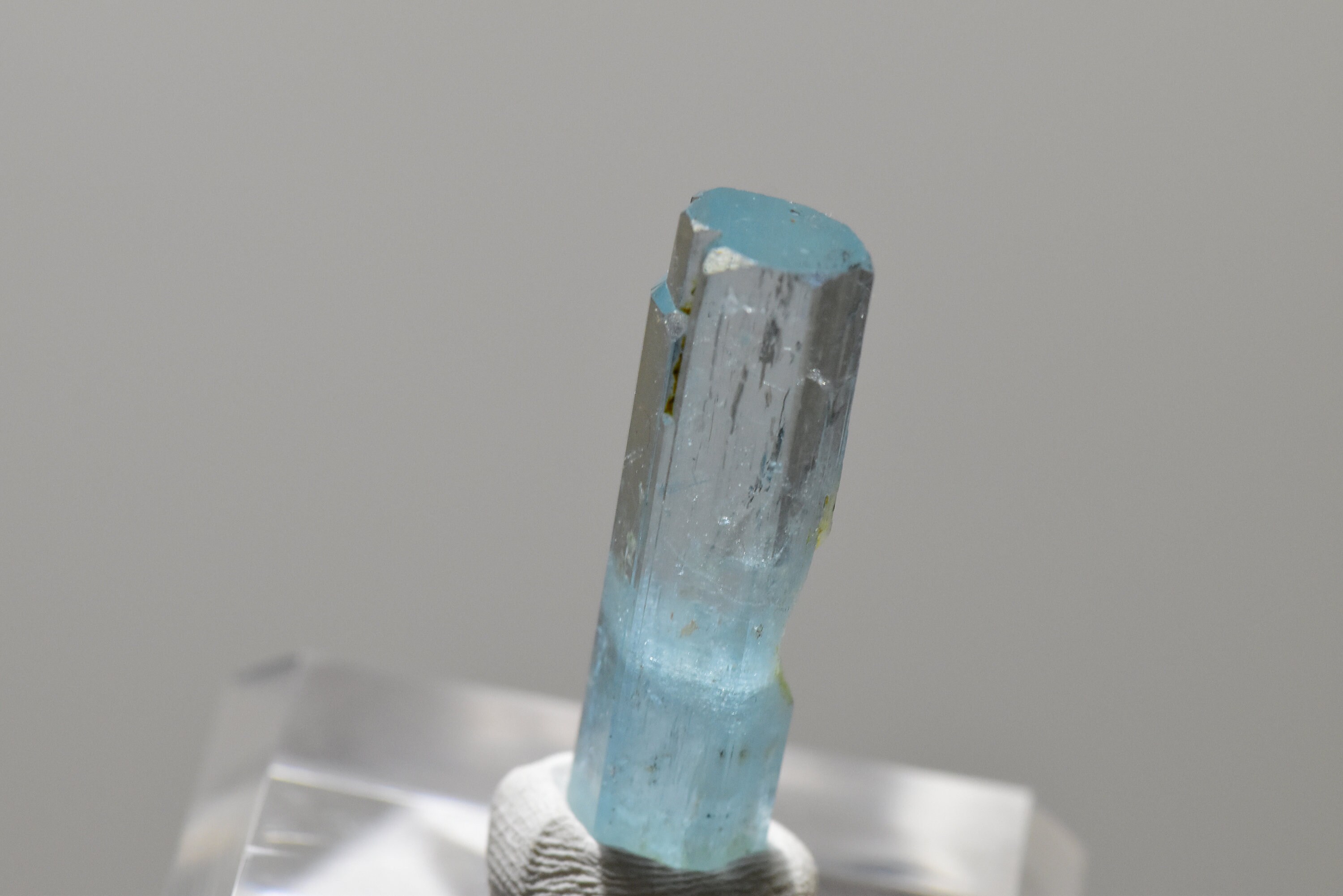 アクアマリン クリスタルクラスター 原石 20.67カラットの天然アクア