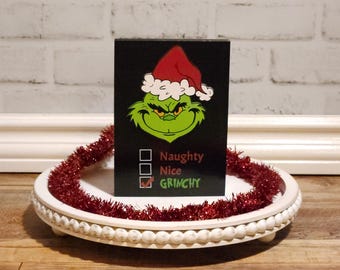 Letrero de Grinch travieso y simpático, letrero de Navidad, letrero navideño divertido, decoración del Grinch, bandeja escalonada, estante para el Grinch, regalo para amantes del Grinch