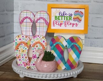 Bandeja escalonada de verano, decoración de verano, decoración de chanclas, bandeja escalonada de chanclas, chanclas de madera, adorno de estante de verano, decoración de verano estilo granja