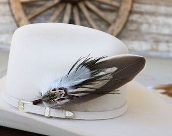 Feather Hat Accent - Strut&#39;n