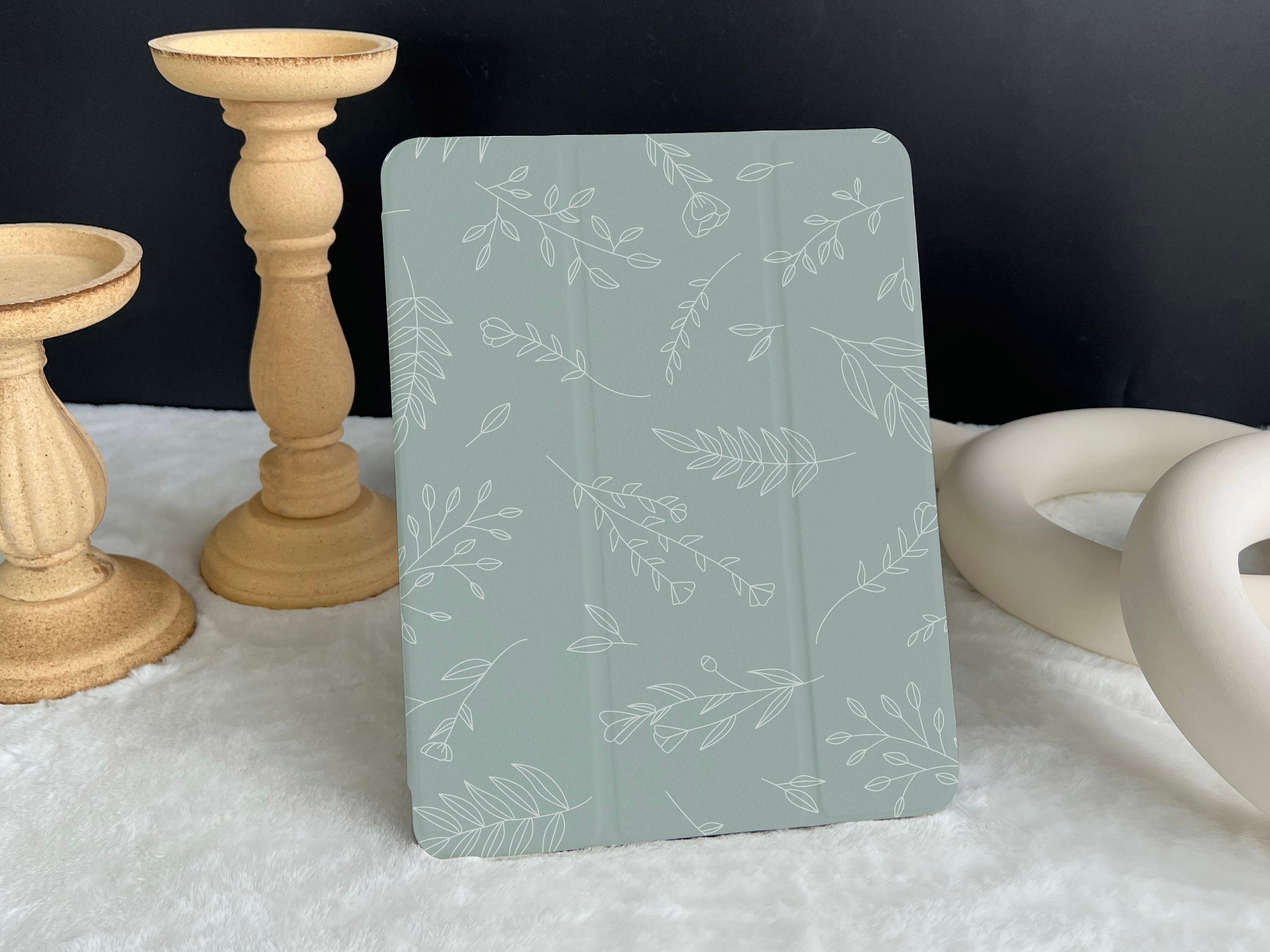Verona Green Flora Calico iPad case, New iPad Air 5 2022 iPad Pro 12.9'' 2021 iPad Mini 6 case iPad 9.7"/ 10.2"/ 10.9"/ 11'' Custom iPad
