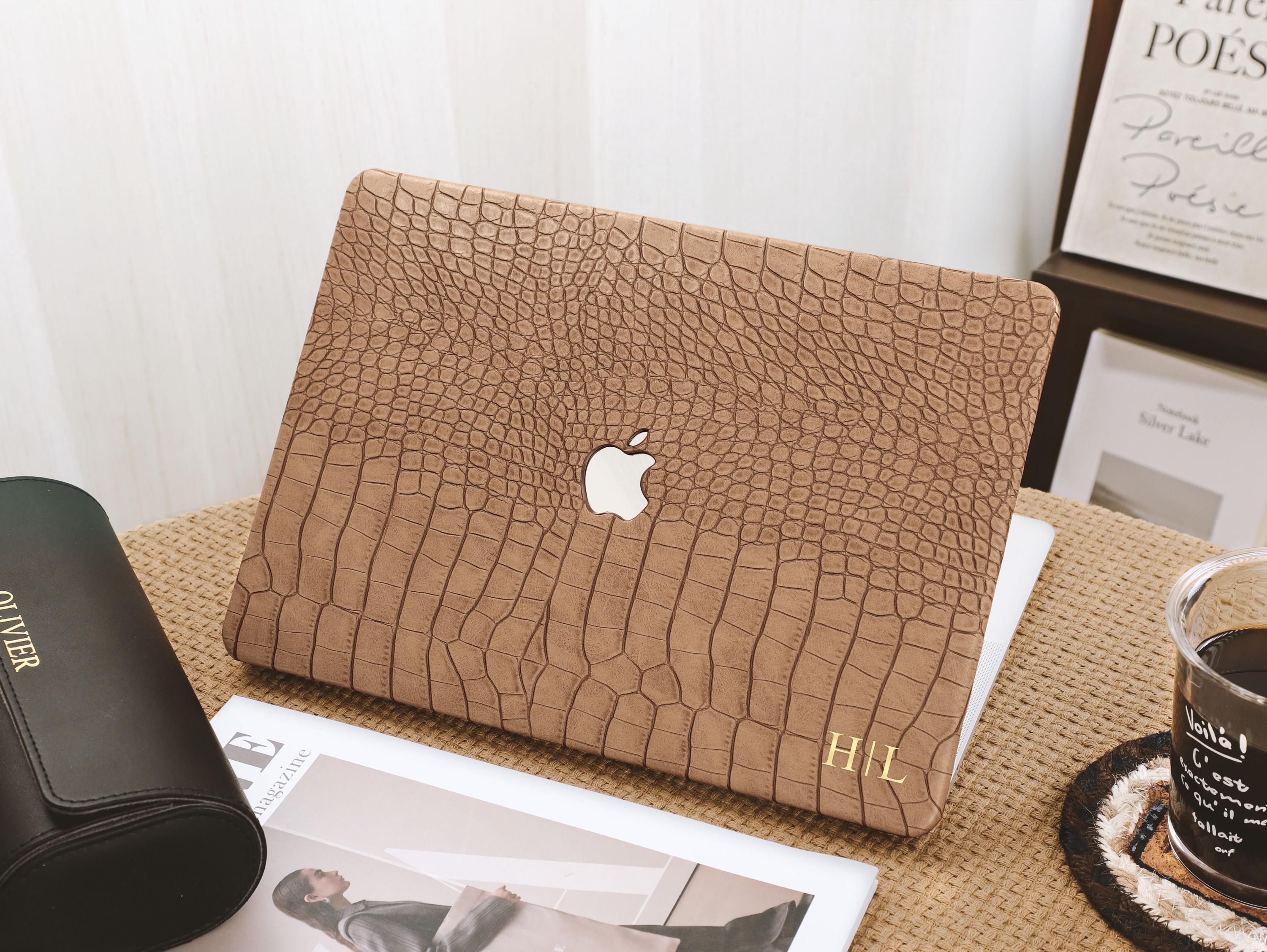 Warm Taupe Croc Pattern MacBook Case, MacBook Pro 14 2025, MacBook
