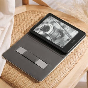 Etui skórzane Kindle w kolorze kawy, personalizowane etui folio do Kindle Paperwhite 6''/7'' 2024, etui Kindle Paperwhite 10., 11. i 12. generacji zdjęcie 7