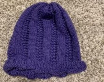 Sombrero de ganchillo morado