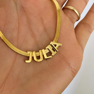 Personalisierte 3D-Namenskette mit Herringbone-Kette, zierlicher kundenspezifischer Buchstabe-Schmuck, klobige Block-Anfangskette, Muttertags-Schmuckgeschenk