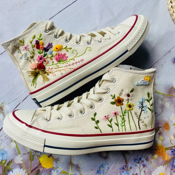 Converse Moon Hand Embroidery Shoes and Stars/converse Custom - Etsy Canada Converse Moon Hand Embroidery Shoes and Stars/converse Custom - Etsy Canada