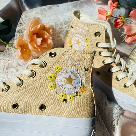 Flower Embroidered Converse High-tops/converse With 4CM Sole - Etsy Norway