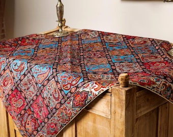 Floral Paisley Persian Termeh Tablecloth: Viscose Silk Tile-Themed Termeh Tablecloth (100x100cm)