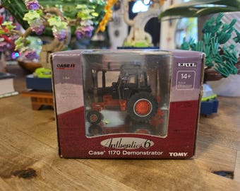 1/64 ERTL Authentics #6 Case 1170 Black Knight Demonstrator #14897 Toy Tractor