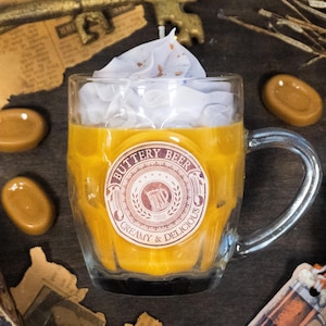 Vela en forma de jarra de cerveza con mantequilla