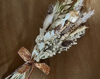 Small bunch of neutral and gold dried flowers, floral bouquet, dried flowers, bunny tails, natural flowers, floral bouquet