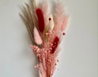 Small bunch of pink and red dried flowers, floral bouquet, dried flowers, bunny tails, natural flowers, floral bouquet