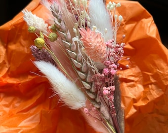 Small bunch of pink blush dried flowers, floral bouquet, dried flowers, bunny tails, pink flowers, floral bouquet