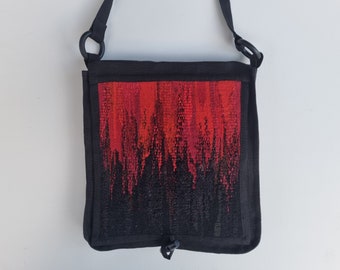 Handmade woven tapestry bag for everyday use, aesthetic crossbody beach design, trendy handwoven detail, unique woven hobo bag, art gift