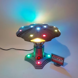 BEST UFO-Number 1 Ufo model, illuminated by micro leds, 15 rpm rotating base, Space station,  Sci fi, Ufo, Gift, Alien Collectable