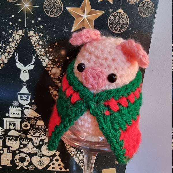 christmas pig in blanket, crochet pattern