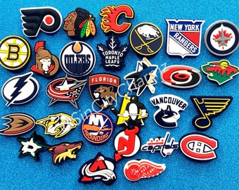 toe loop heeled sandals