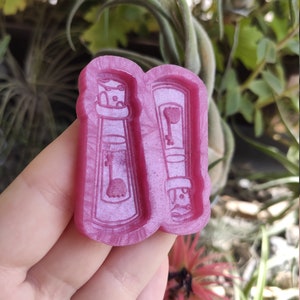 Yzma Poison Villains Mold Earrings - Poison Villains Mold Earrings