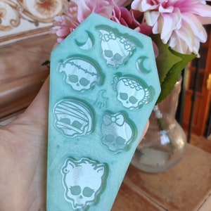 Monster doll skull mold - mold high school doll zombie, vampire