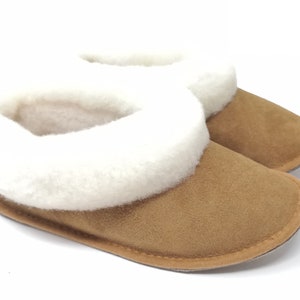 Men's women's sheepskin slippers, genuine skin. Very comfortable and warm.