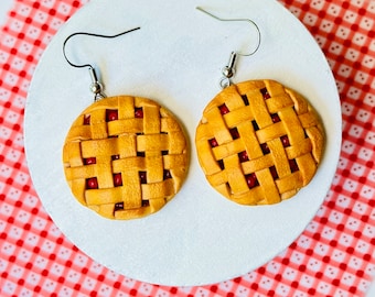 Boucles d'oreilles tarte aux cerises, boucles d'oreilles miniatures alimentaires, bijoux alimentaires en pâte polymère, boucles d'oreilles tarte