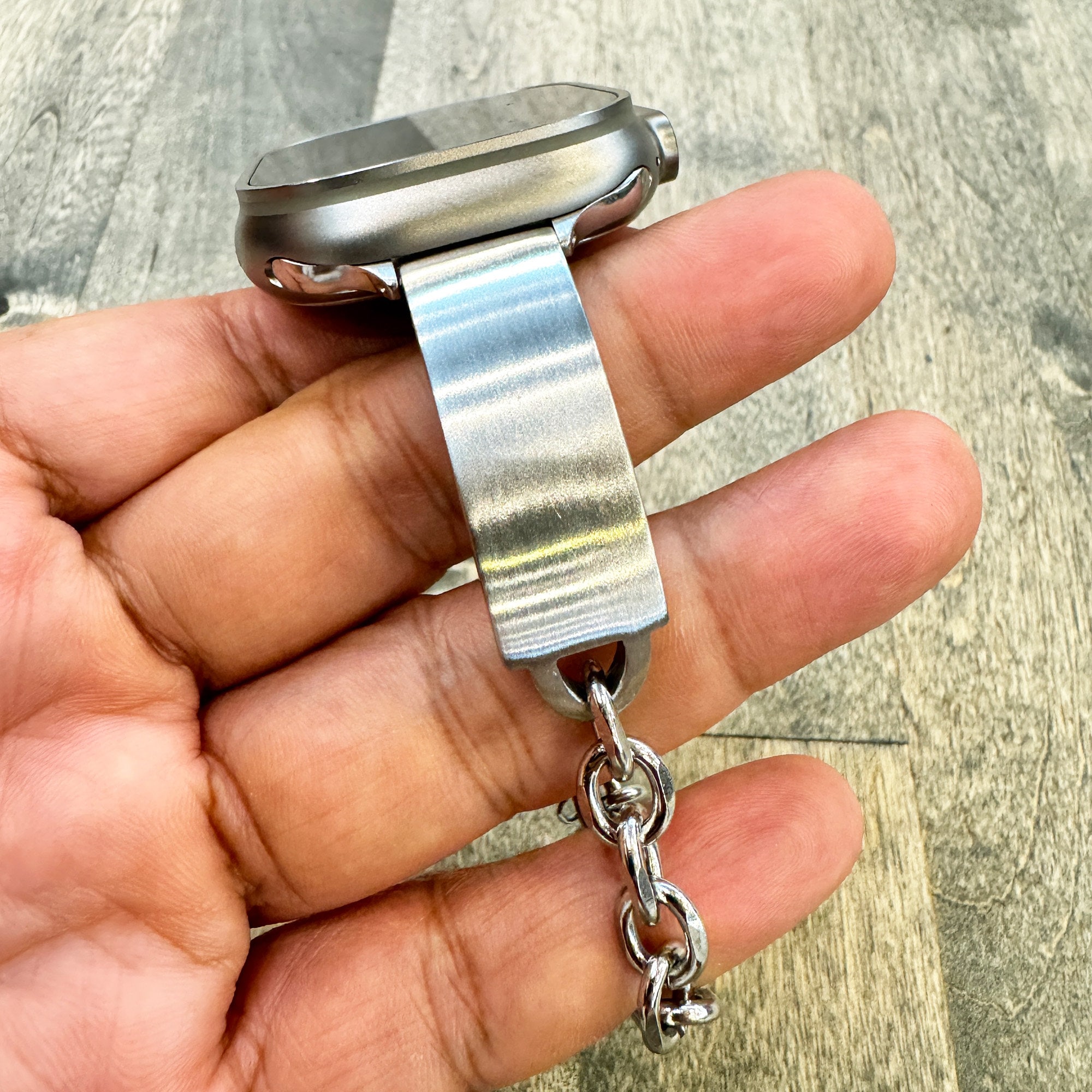 Silver Chains Apple Watch Band: Stainless Steel Bracelet, Slim Design