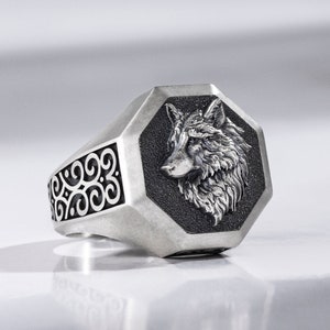 Nordic Wolf Unique Signet Ring Men in Sterling Silver, Handmade Viking Fenrir Animal Mens Ring, Fantasy Engraved Ring For Family, Gift Dad