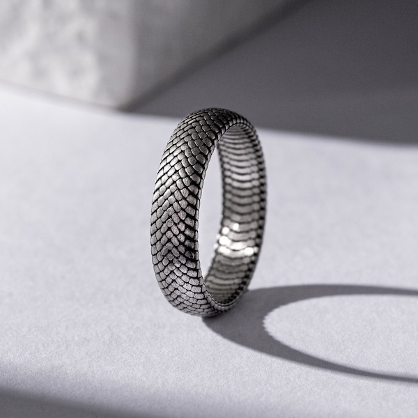 Snake Skin Band Ring For Men in 925 Silver, Unique Jewelry For Boyfriend, Promise Ring, Mens Silver Ring, Engraved Band Ring, Birthday Gift