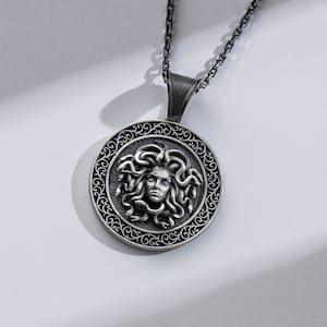 Medusa with Snake Hair Gothic Coin Charm Necklace in 925 Silver, Vintage Goth Witchy Necklace, Unique Greek Mythology Pendant Necklace